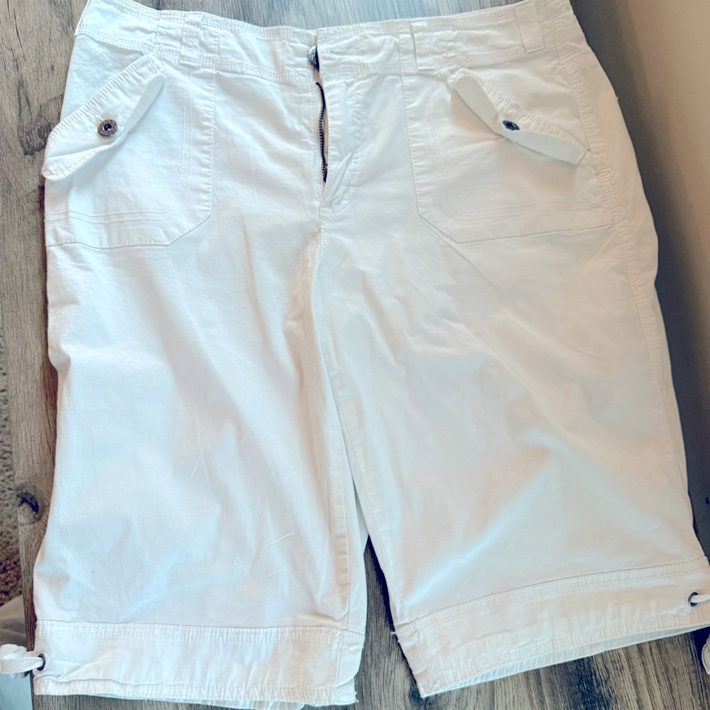 Dress Barn shorts with ties at bottom - White Size 12